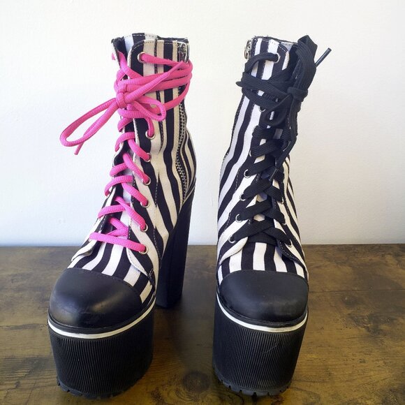 Monster High Wardrobe Frankie Stein Grave Girls Dolls Kill Platform Boots Sz 6M - Picture 11 of 11